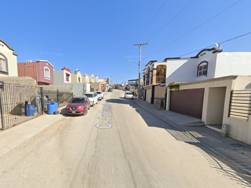 EXCELENTE CASA EN FRACCIONAMIENTO EN ENSENADA, B.C