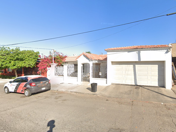LINDA, Y CÉNTRICA CASA EN MEXICALI