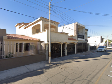 BONITA CASA CERCA DE GALERÍAS DEL VALLE