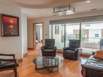 Vendo Departamento de 520m2 de  4 Dormitorios en Quito Tenis