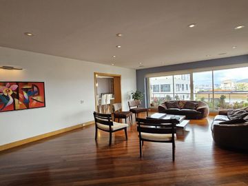 Vendo Departamento de 520m2 de  4 Dormitorios en Quito Tenis