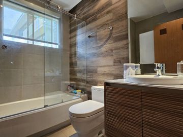 Vendo Departamento de 520m2 de  4 Dormitorios en Quito Tenis