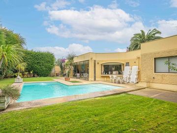 BROKER BOSQUES IMPECABLE 5D-4B-SE-DEPENDENCIAS- PATIO