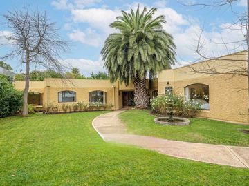 BROKER BOSQUES IMPECABLE 5D-4B-SE-DEPENDENCIAS- PATIO