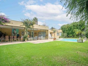 BROKER BOSQUES IMPECABLE 5D-4B-SE-DEPENDENCIAS- PATIO