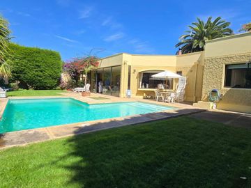 BROKER BOSQUES IMPECABLE 5D-4B-SE-DEPENDENCIAS- PATIO