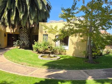 BROKER BOSQUES IMPECABLE 5D-4B-SE-DEPENDENCIAS- PATIO