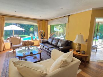 BROKER BOSQUES IMPECABLE 5D-4B-SE-DEPENDENCIAS- PATIO