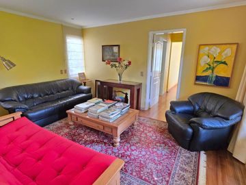 BROKER BOSQUES IMPECABLE 5D-4B-SE-DEPENDENCIAS- PATIO