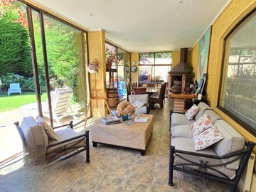 BROKER BOSQUES IMPECABLE 5D-4B-SE-DEPENDENCIAS- PATIO