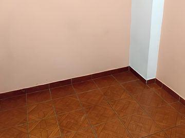 CASA RENTERA 11 DEPARTAMENTOS - TERRAZA TECHADA Santa Sector Santa Rosa de Chillogallo