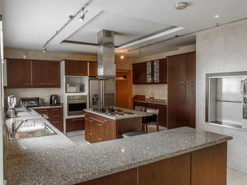 Vendo Departamento de 4 Dormitorios   En el mejor Sector  De Alta Plusvalía en   Quito Tenis