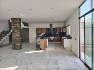 CASA EN VENTA EN SENDEROS DE MONTE VERDE 29 COTO 6A