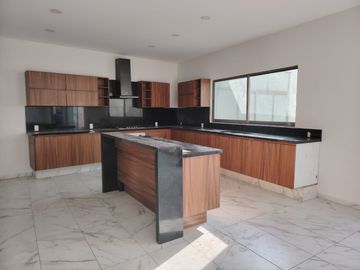CASA EN VENTA EN SENDEROS DE MONTE VERDE 29 COTO 6A