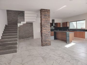 CASA EN VENTA EN SENDEROS DE MONTE VERDE 29 COTO 6A