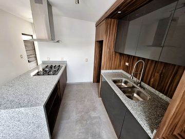CASA EN VENTA EL ENCINO RESIDENCIAL & GOLF