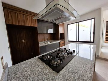 CASA EN VENTA EL ENCINO RESIDENCIAL & GOLF