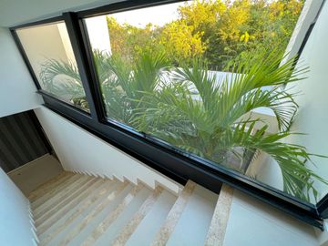 Tu nueva casa en Playa del Carmen, con la seguridad y amenidades que tu familia merece.