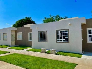 CASA EN VENTA EN FRACCIONAMIENTO A 15 MINUTOS DE NUEVO VALLARTA