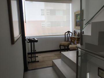 VENTA CASA EN BELLAVISTA QUITEÑO LIBRE