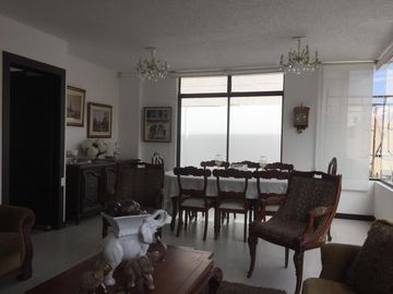 VENTA CASA EN BELLAVISTA QUITEÑO LIBRE