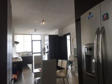 VENTA CASA EN BELLAVISTA QUITEÑO LIBRE