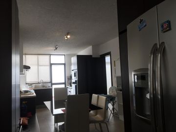VENTA CASA EN BELLAVISTA QUITEÑO LIBRE