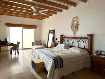 Casa en Venta estilo mexicana contemporánea, con 3 recámaras en Vista Real, Corregidora