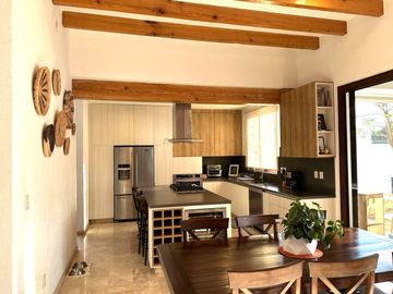Casa en Venta estilo mexicana contemporánea, con 3 recámaras en Vista Real, Corregidora