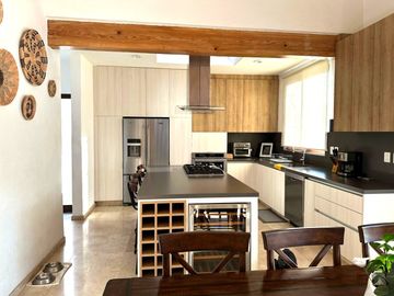 Casa en Venta estilo mexicana contemporánea, con 3 recámaras en Vista Real, Corregidora