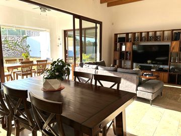 Casa en Venta estilo mexicana contemporánea, con 3 recámaras en Vista Real, Corregidora