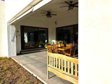 Casa en Venta estilo mexicana contemporánea, con 3 recámaras en Vista Real, Corregidora