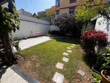 VENDO CASA DE 385 M2, UBICADO EN UNA DE LAS MEJORES ZONAS DE SAN ISIDRO