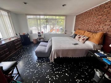 VENDO CASA DE 385 M2, UBICADO EN UNA DE LAS MEJORES ZONAS DE SAN ISIDRO