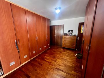 VENDO CASA DE 385 M2, UBICADO EN UNA DE LAS MEJORES ZONAS DE SAN ISIDRO
