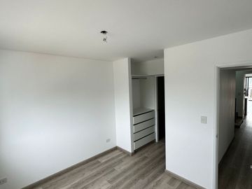 VENDO HERMOSO FLAT EN CHACARILLA