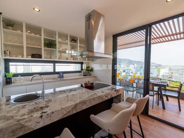 Venta de Moderno Departamento en Surco