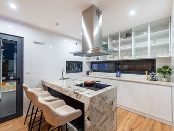Venta de Moderno Departamento en Surco