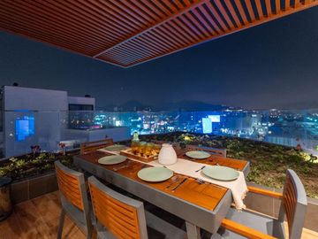 Venta de Moderno Departamento en Surco