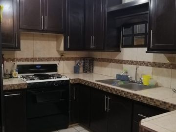 CASA EN VENTA EN TULIPANES AL SURPONIENTE HERMOSILLO