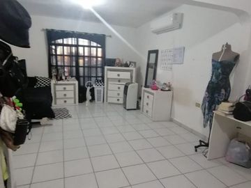 CASA EN VENTA EN TULIPANES AL SURPONIENTE HERMOSILLO
