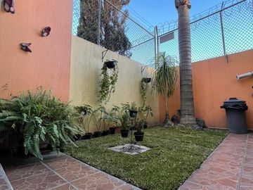 Hermosa Casa en Coto Avellano, Valdepeñas, Zapopan