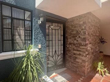 Hermosa Casa en Coto Avellano, Valdepeñas, Zapopan