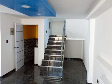 CASA DE VENTA EN PUSUQUI URB. SAN GREGORIO QUITO ECUADOR A POCOS MINUTOS DE LA ESCUELA MILITAR