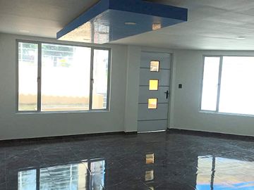 CASA DE VENTA EN PUSUQUI URB. SAN GREGORIO QUITO ECUADOR A POCOS MINUTOS DE LA ESCUELA MILITAR