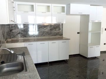 CASA DE VENTA EN PUSUQUI URB. SAN GREGORIO QUITO ECUADOR A POCOS MINUTOS DE LA ESCUELA MILITAR