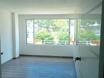 CASA DE VENTA EN PUSUQUI URB. SAN GREGORIO QUITO ECUADOR A POCOS MINUTOS DE LA ESCUELA MILITAR