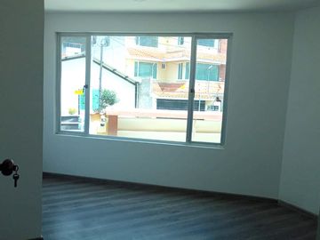 CASA DE VENTA EN PUSUQUI URB. SAN GREGORIO QUITO ECUADOR A POCOS MINUTOS DE LA ESCUELA MILITAR