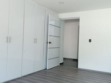 CASA DE VENTA EN PUSUQUI URB. SAN GREGORIO QUITO ECUADOR A POCOS MINUTOS DE LA ESCUELA MILITAR