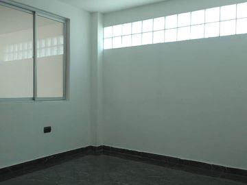 CASA DE VENTA EN PUSUQUI URB. SAN GREGORIO QUITO ECUADOR A POCOS MINUTOS DE LA ESCUELA MILITAR